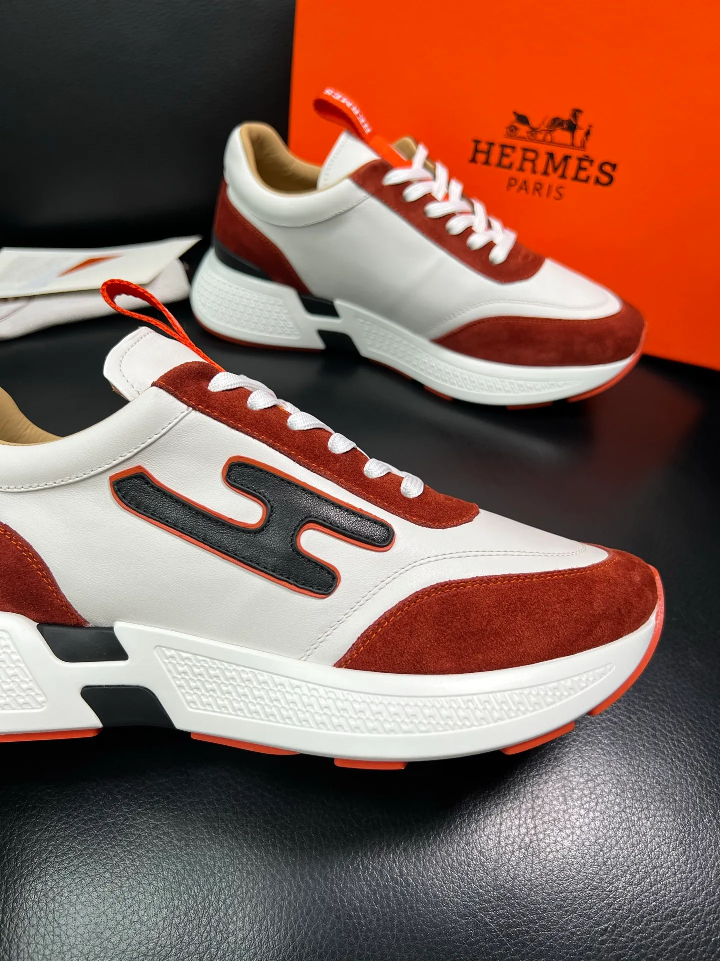 Men's men's shoes 💰840 Hermes top purchasing Hermes counter synchronization, original factory configuration, original cowhide fabric imported from Italy, high-quality splicing technology, fully imported water-dyed cowhide lining, soles: original factory special soles are super comfortable, original factory and single goods are high quality, welcome to compare and synchronize with counters, code number 39-44 (customized 38 45) 85863